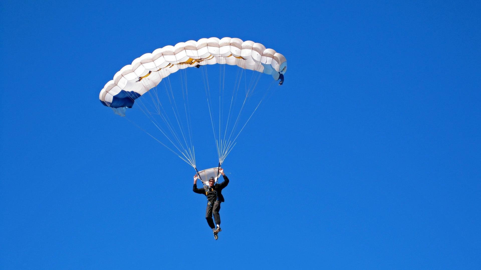 体育新闻中心联合高校开展体育科技创新项目，体育产业科技创新