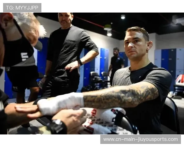 MMA低位抱摔:用实力让对手“飞”起来的极致技巧